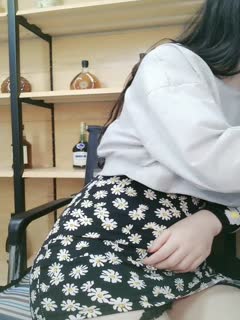-ziwei-美女自拍福利穿着情趣肚兜给道具JB口再道具自慰很是诱惑